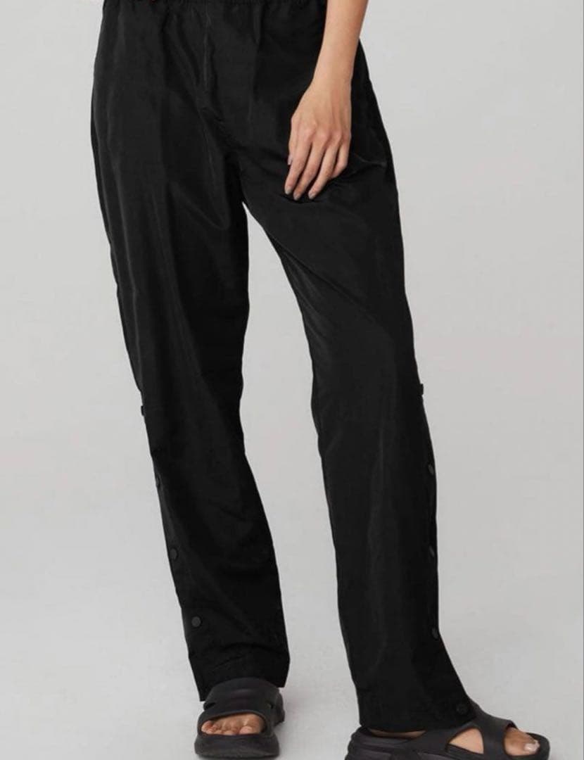 Alo yoga トラックパンツズボン