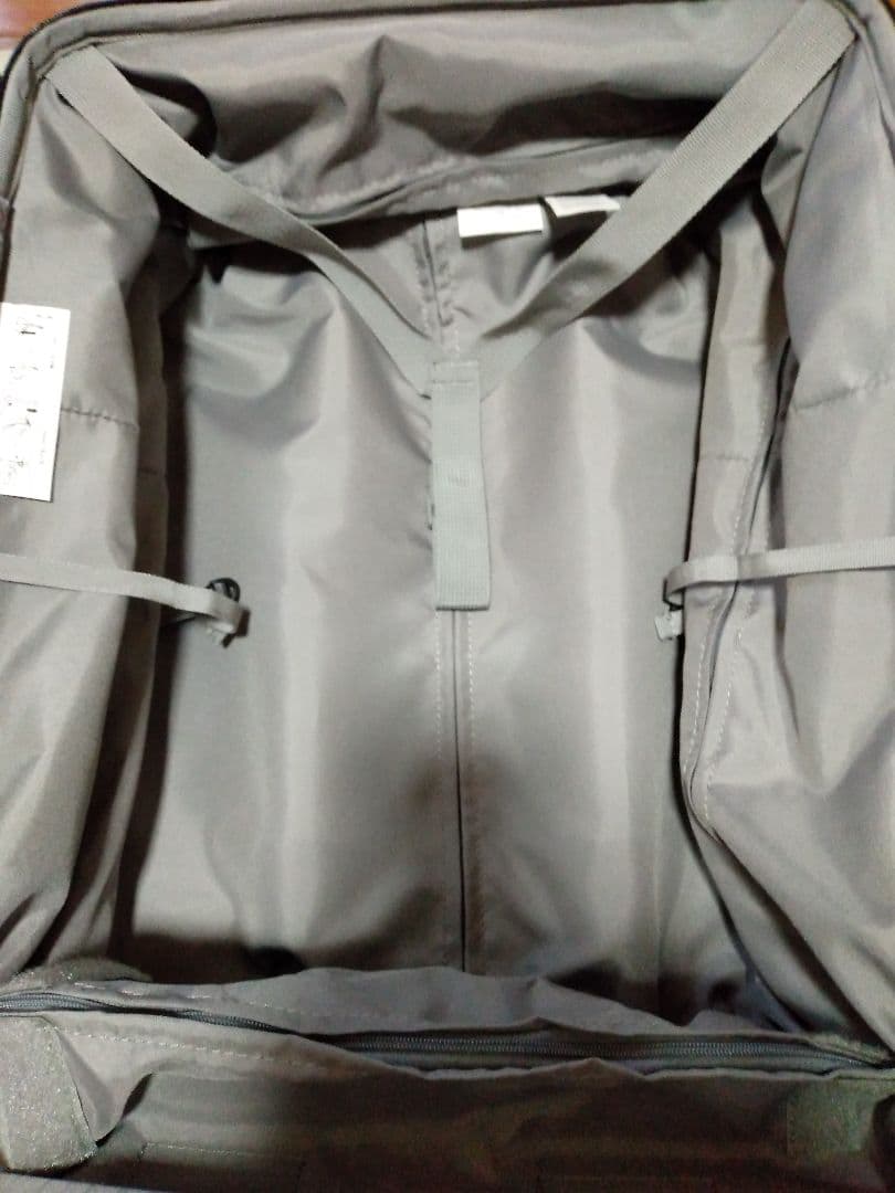 【廃盤品】無印良品　半分の厚みで収納できるソフトキャリーケース　S