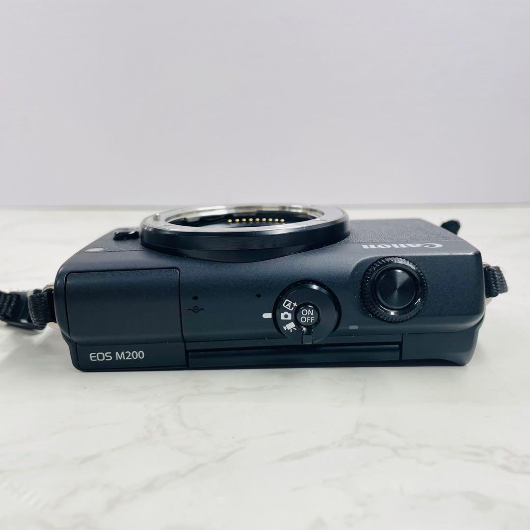 Canon EOS M200 15-45mm レンズキット ミラーレス一眼