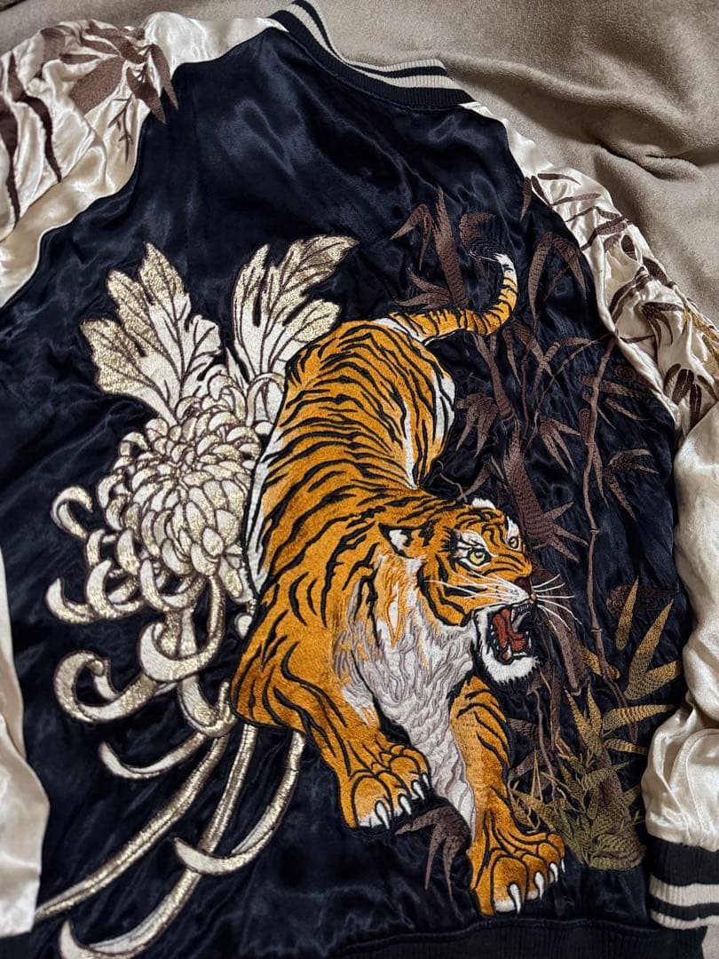 ２面用 絡繰魂 虎 花 日本限定 スカジャン vintage レーヨン