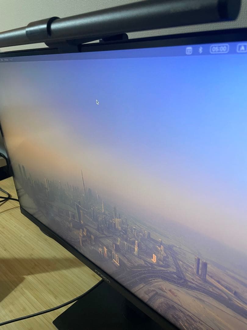 INNOCN 27C1U-D 27インチ 4Kモニター　(モニターライト付き)