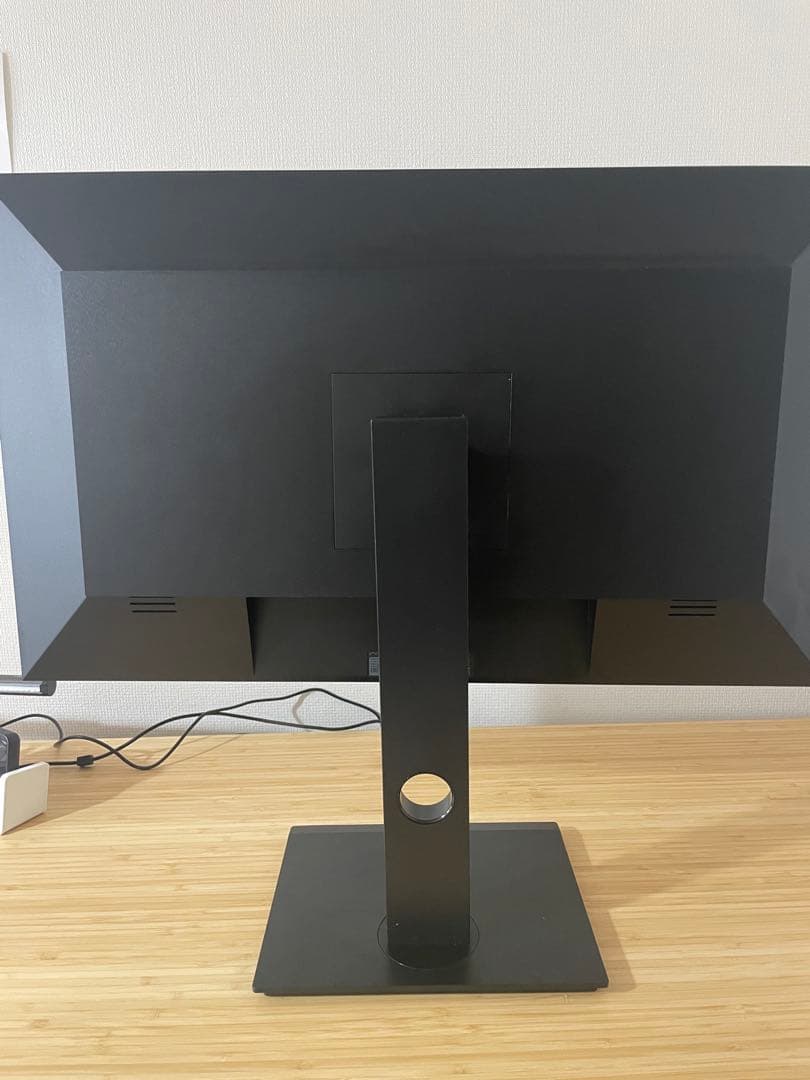 INNOCN 27C1U-D 27インチ 4Kモニター　(モニターライト付き)