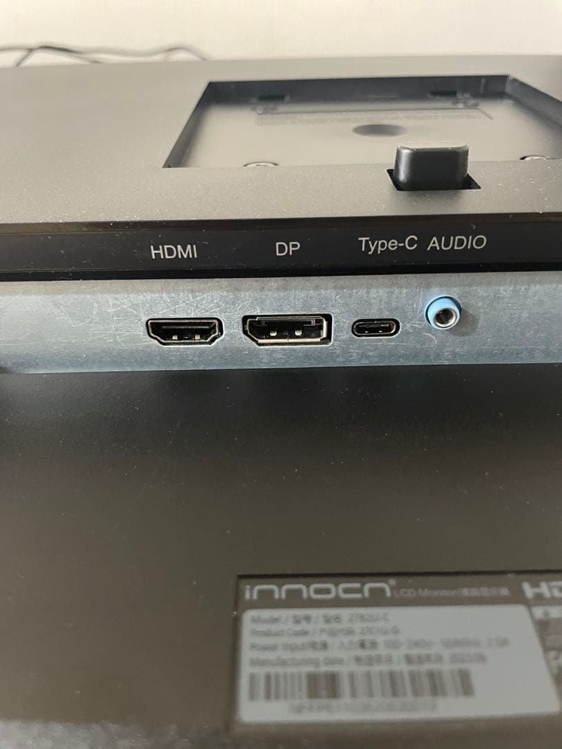 INNOCN 27C1U-D 27インチ 4Kモニター　(モニターライト付き)