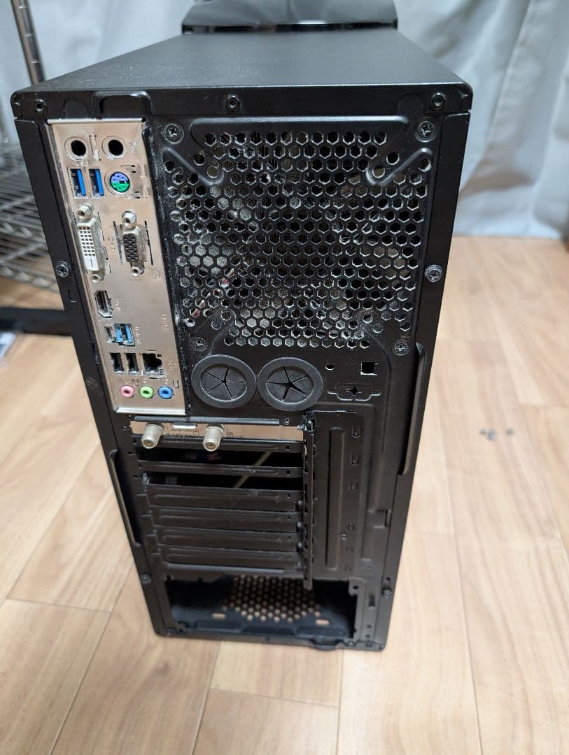 【中古】ミドルタワーPCケース_マザーボード_CPU_メモリ_クーラー_その他