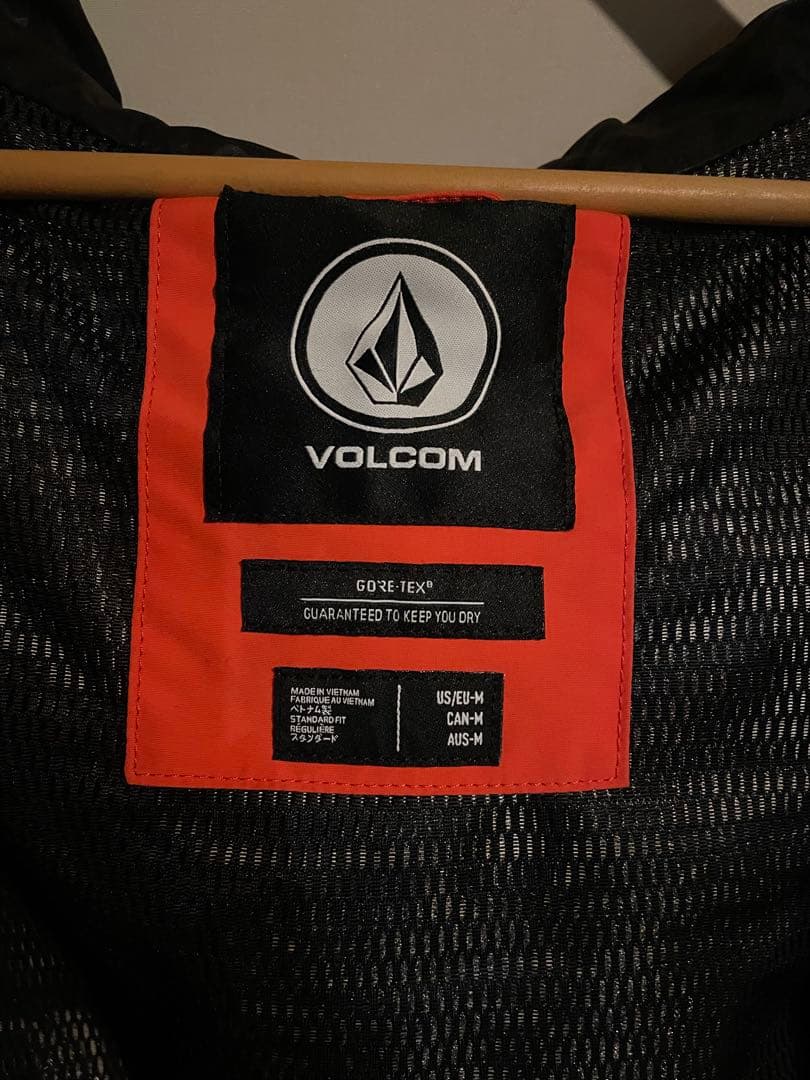 VOLCOM GORE-TEX スノーボードジャケットクリーニング&撥水加工済み
