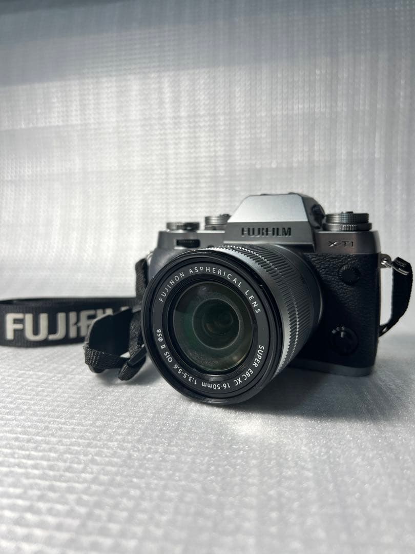 デジタルカメラ Fujifilm XT1 graphite silver edition