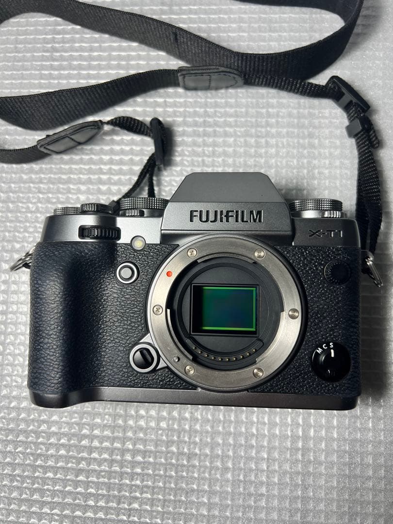 デジタルカメラ Fujifilm XT1 graphite silver edition