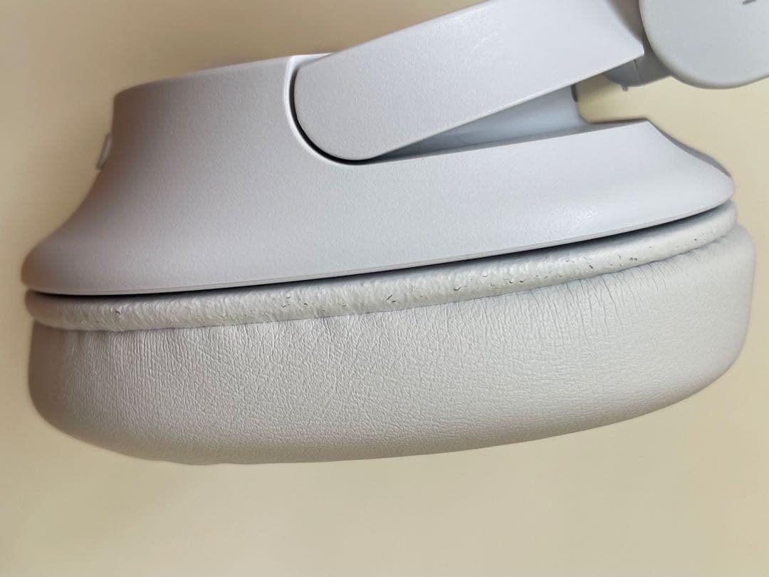 ヘッドホン　ソニー　WH-CH720N (ホワイト)