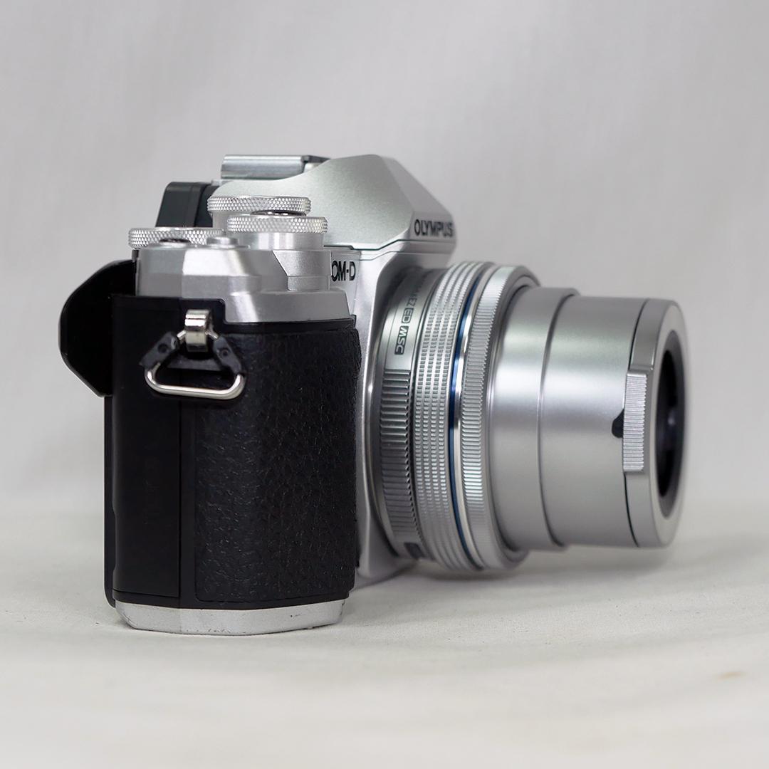 オリンパス OM-D E-M10 Mark III パンケーキレンズセット