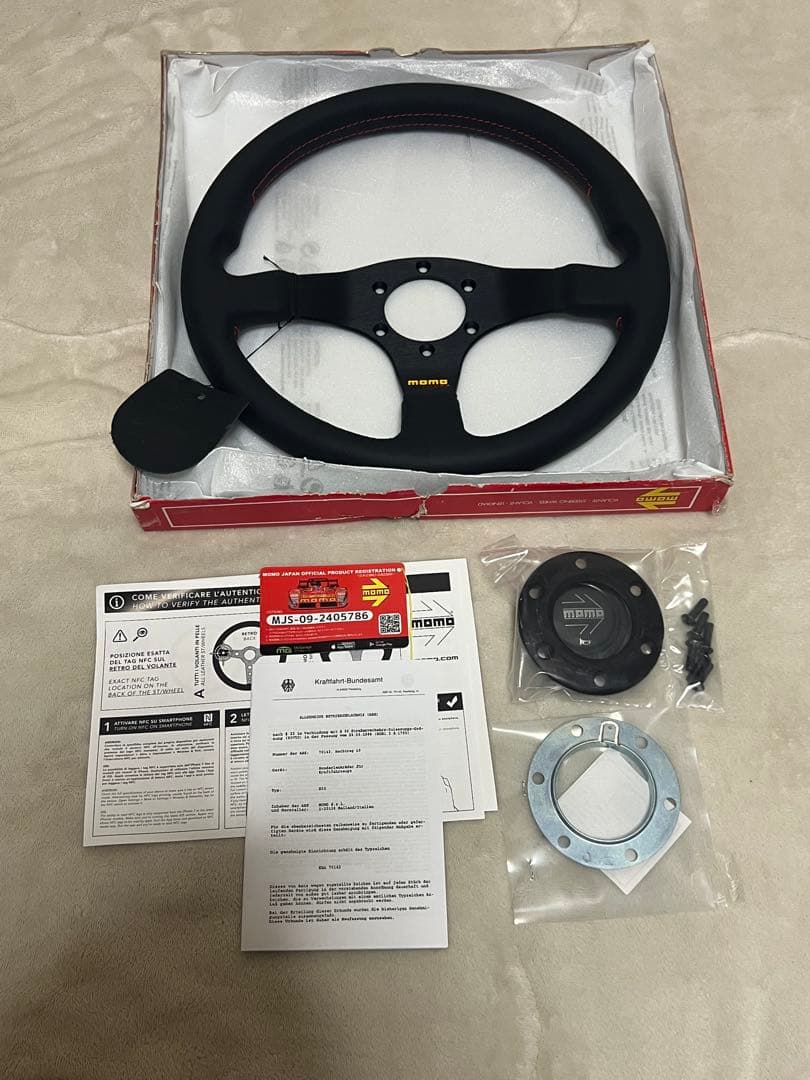 MOMO TUNER BLACK 320mm ステアリング