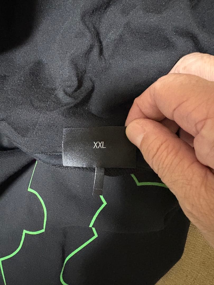 エンポリオアルマーニマンガベアイーグルワッペン付きパーカー