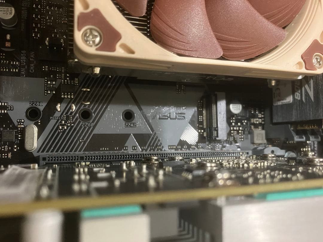 自作スリム　i9 9900 GTX1650 Wi-Fi　Win11 ゲーミング