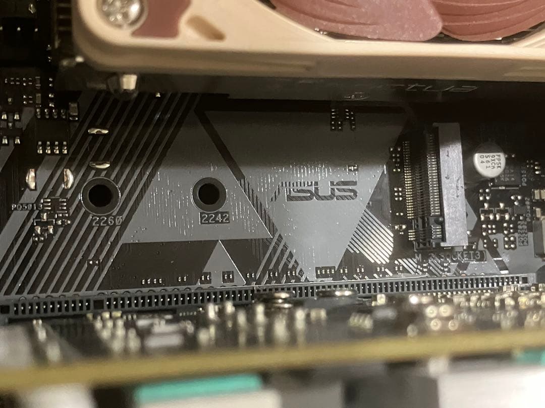 自作スリム　i9 9900 GTX1650 Wi-Fi　Win11 ゲーミング