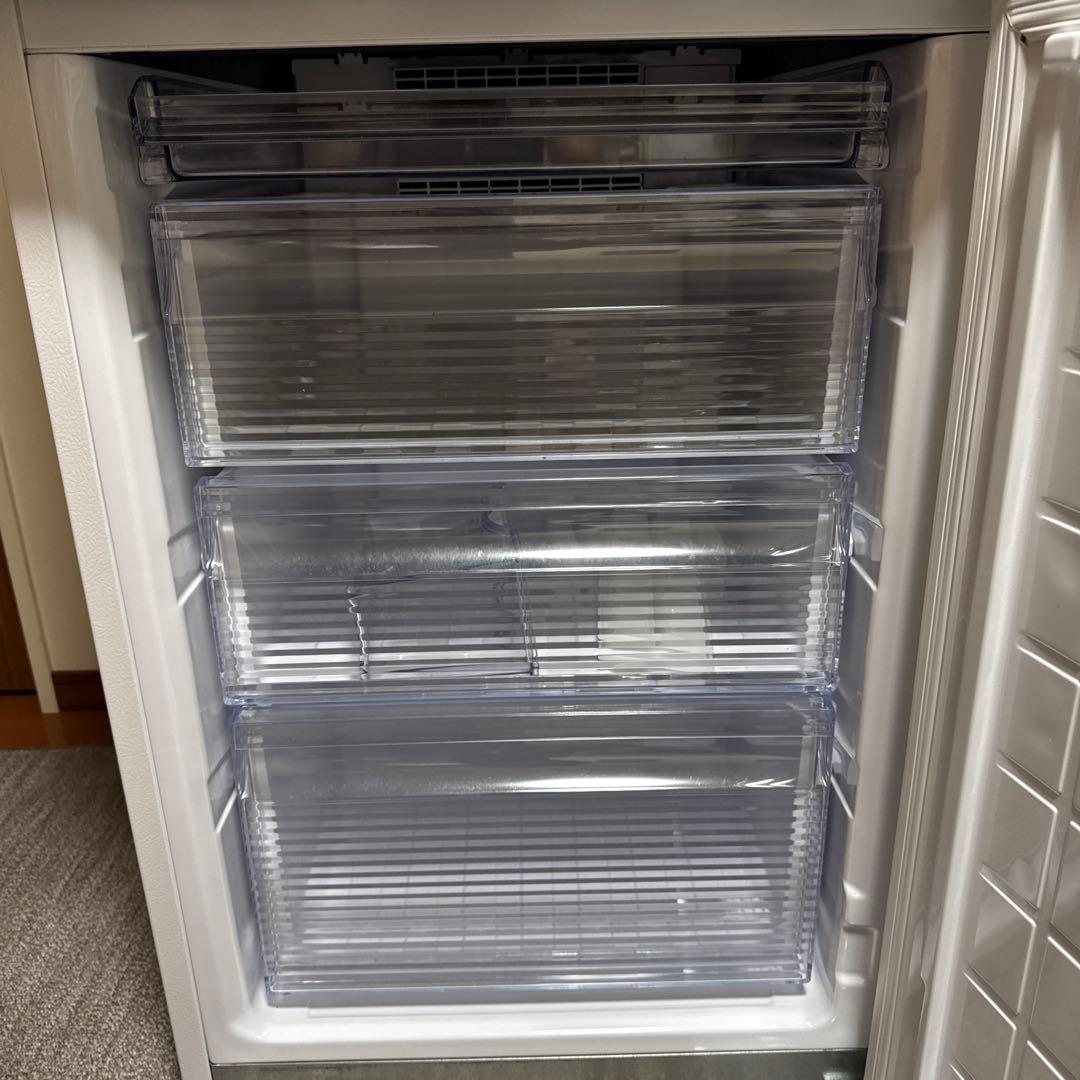 シャープ冷蔵庫　SJ-PD28J-W