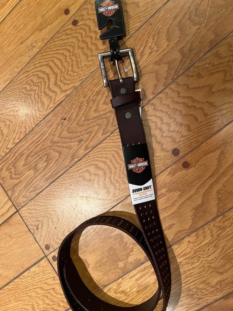 新品純正HARLEY-DAVIDSON スタッズ付きレザーベルト 38