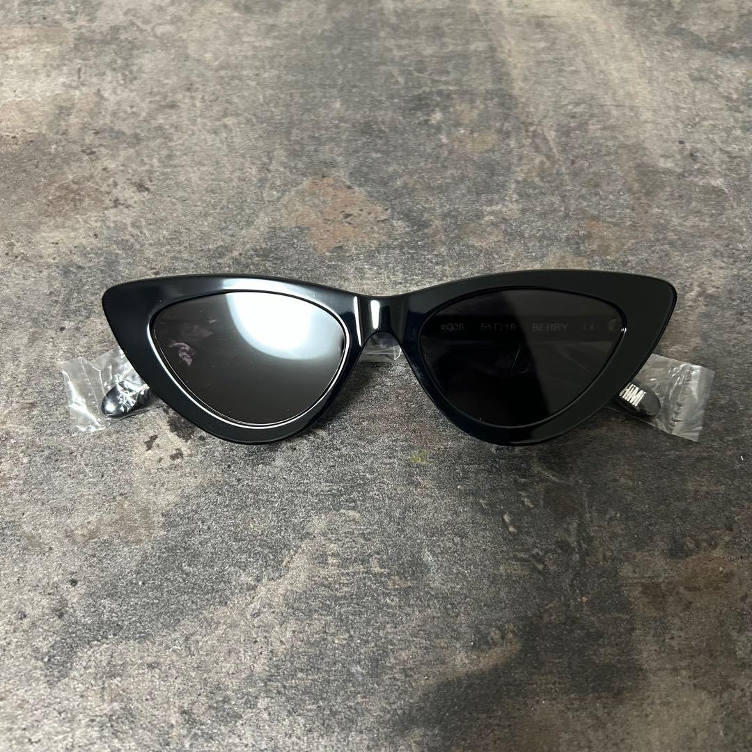 美品ChiMi チミ キャットアイ サングラス ブラック 006 BERRY 黒