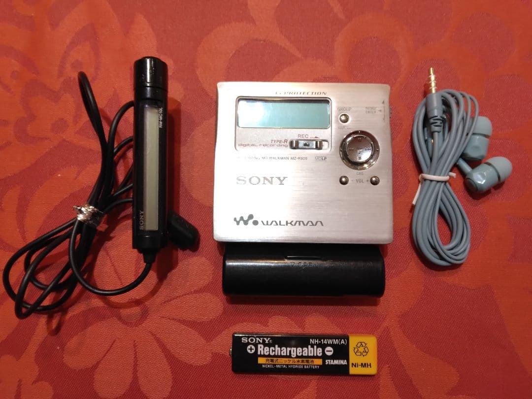◆◇ソニー SONY MDウォークマンMZ-R909 録音・再生 動作品◆◇