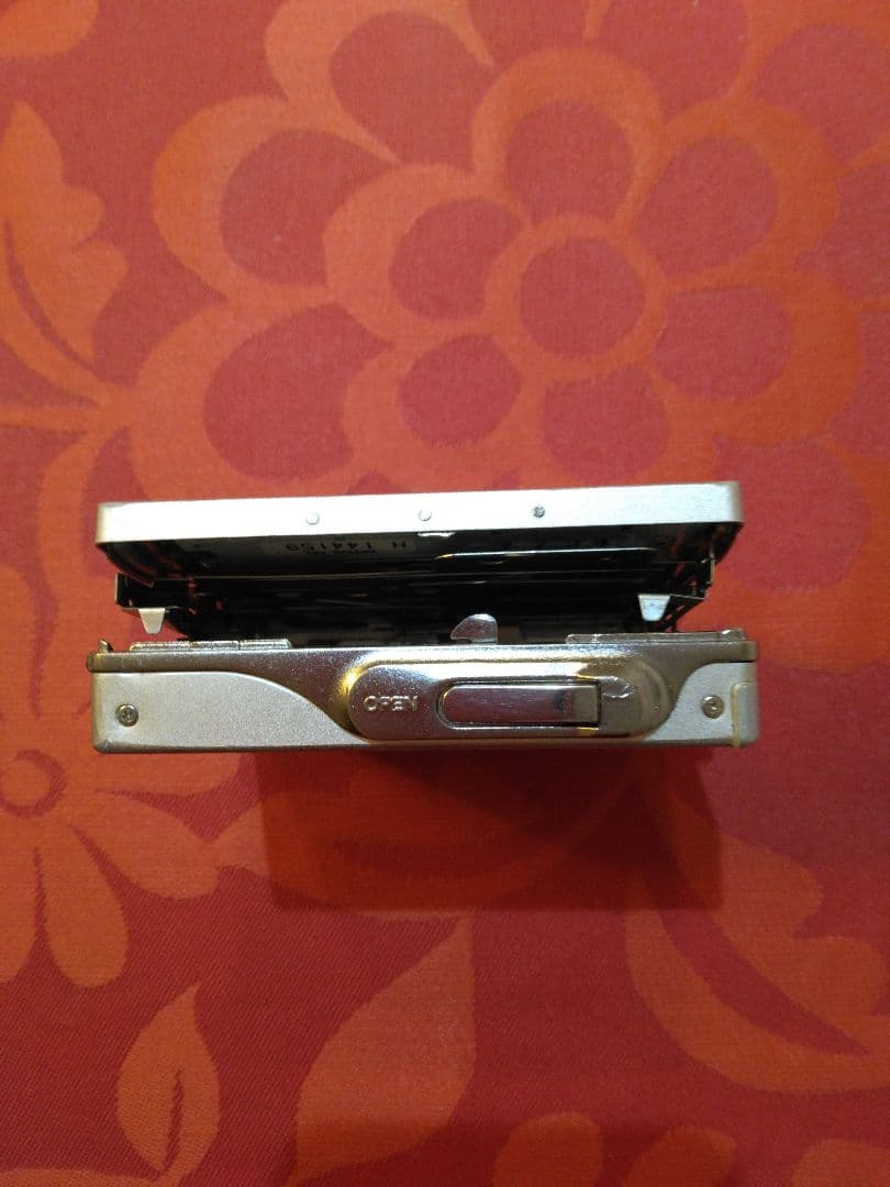 ◆◇ソニー SONY MDウォークマンMZ-R909 録音・再生 動作品◆◇