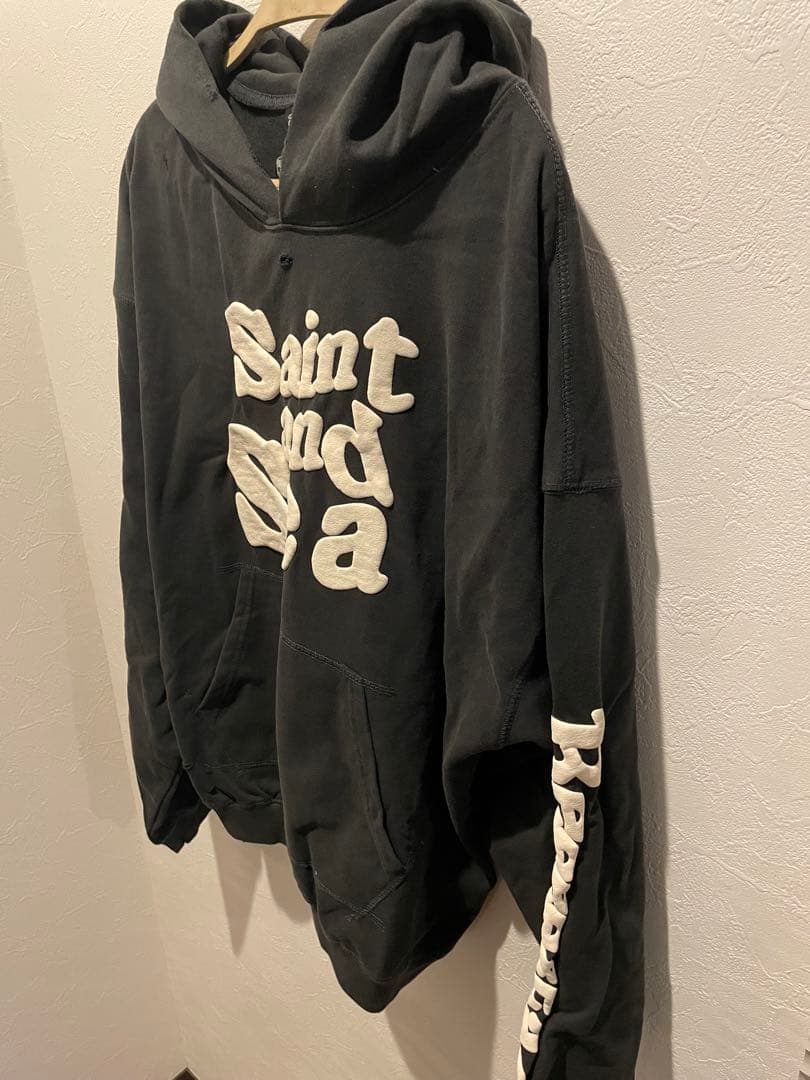 Saint M×××× and WindandSea ブラックパーカー