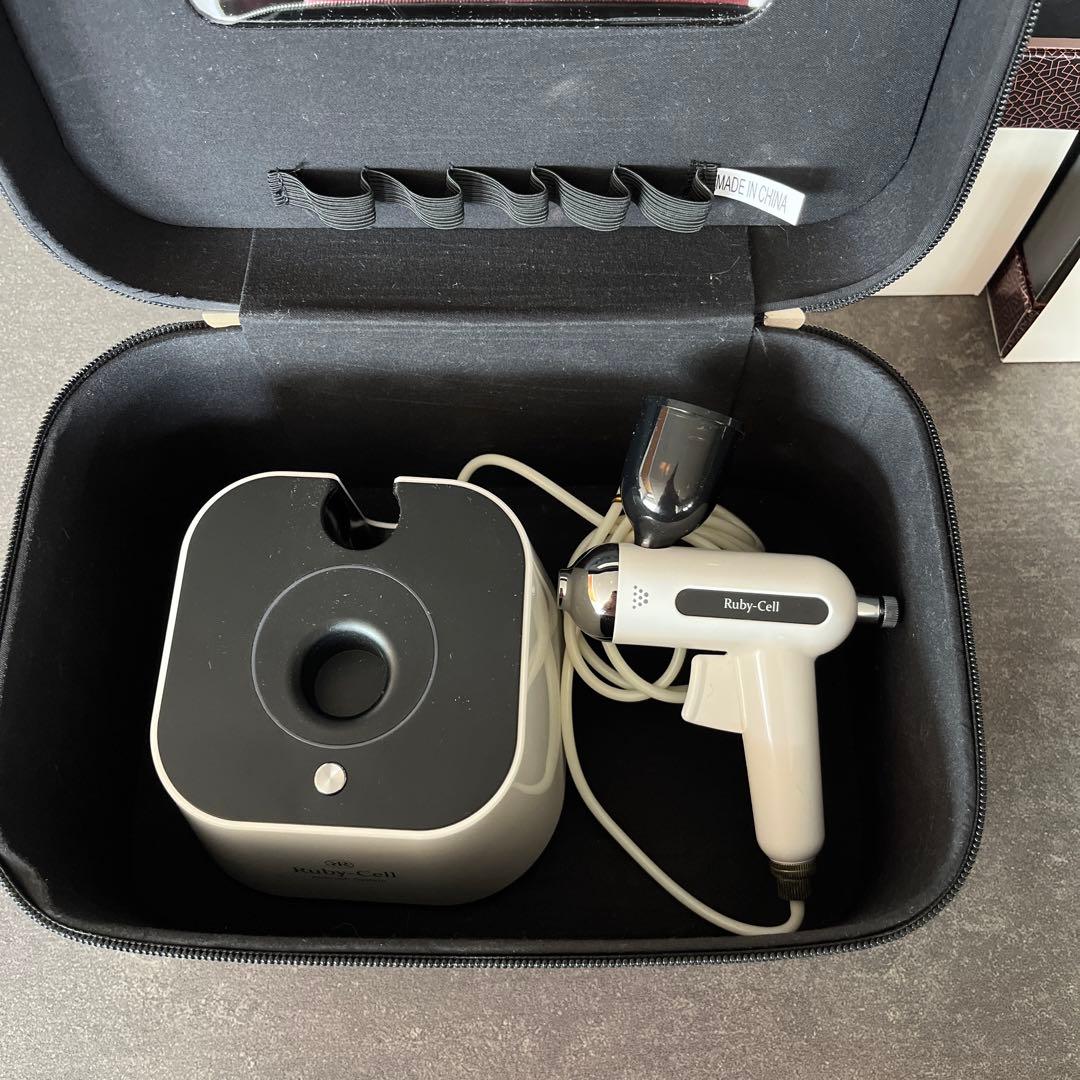 人気の韓国コスメのRuby-Cell エアブラシ&専用ポーチ