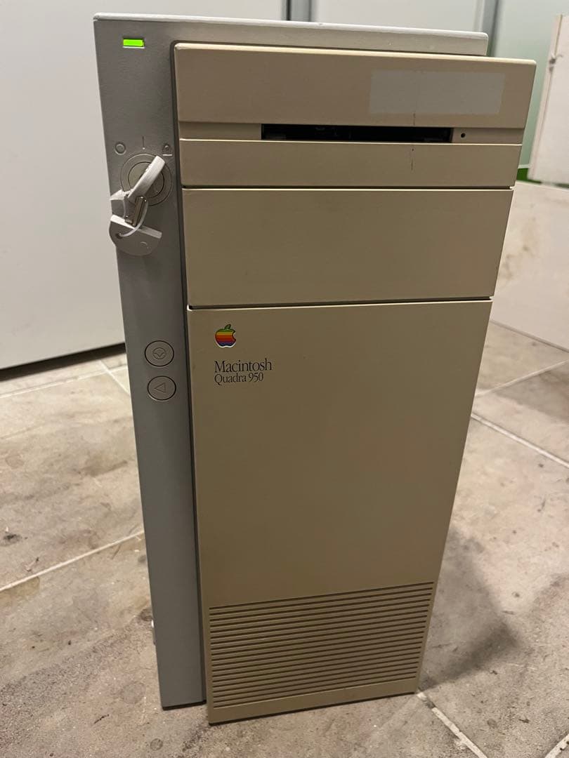 Apple Macintosh Quadra950 (M4300) 本体