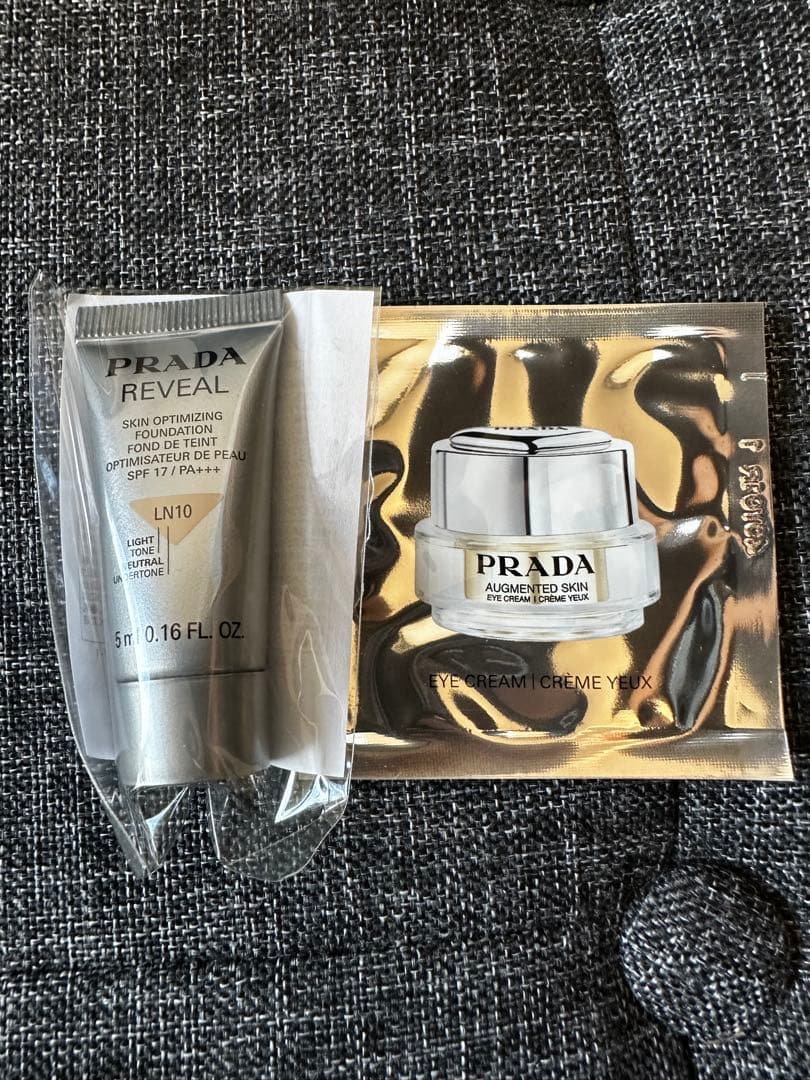 【ファンデ・アイクリーム付き】PRADA トートバッグ ブラックグリーン　両面