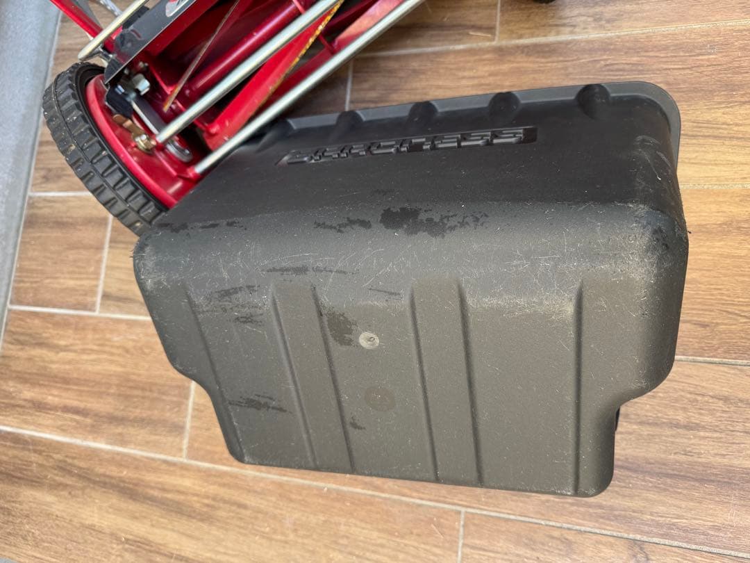 バロネス手動式芝刈り機　LM4D