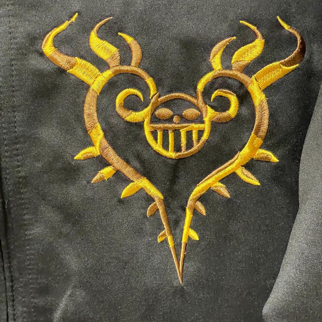 極美品 ワンピース スカジャン トラファルガー•ロー 刺繍 サイドライン 黒 黄