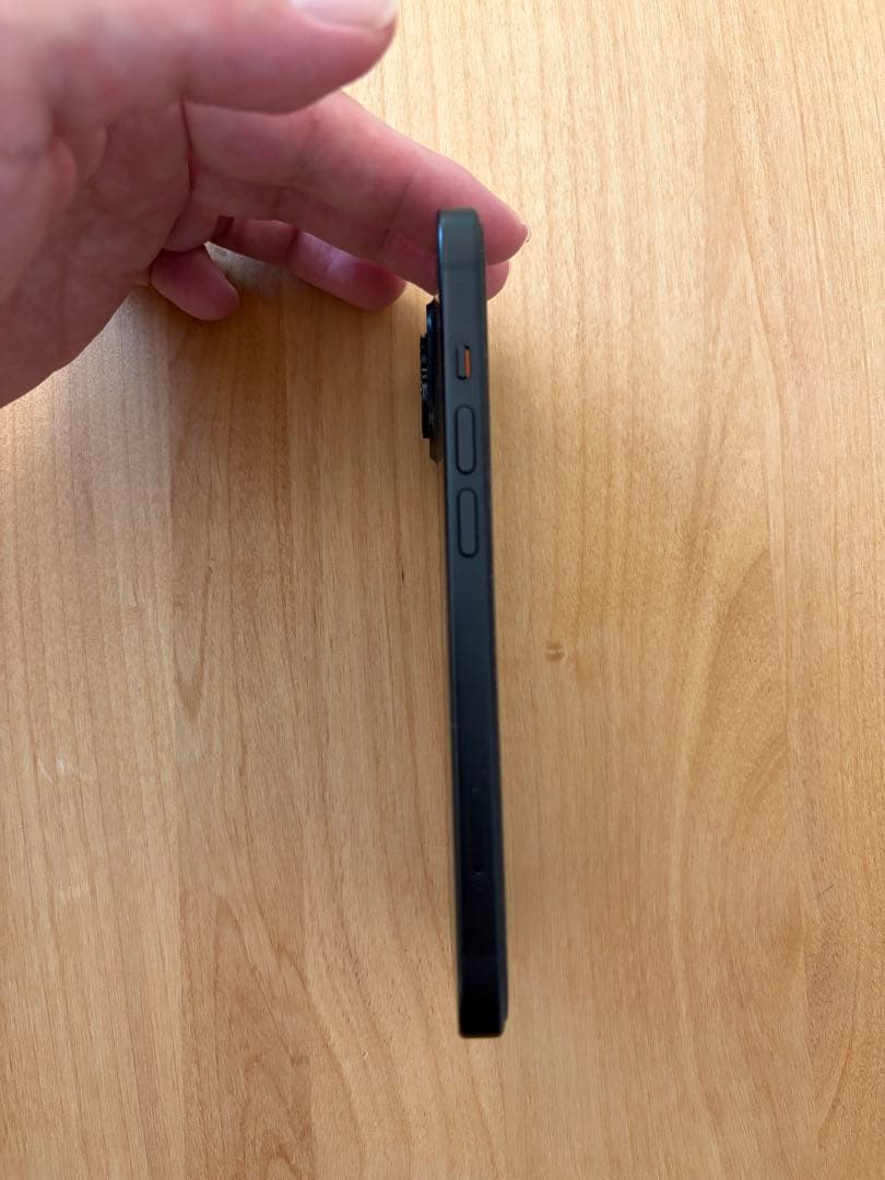 iPhone 15 ブラック 128GB本体　最大容量85%