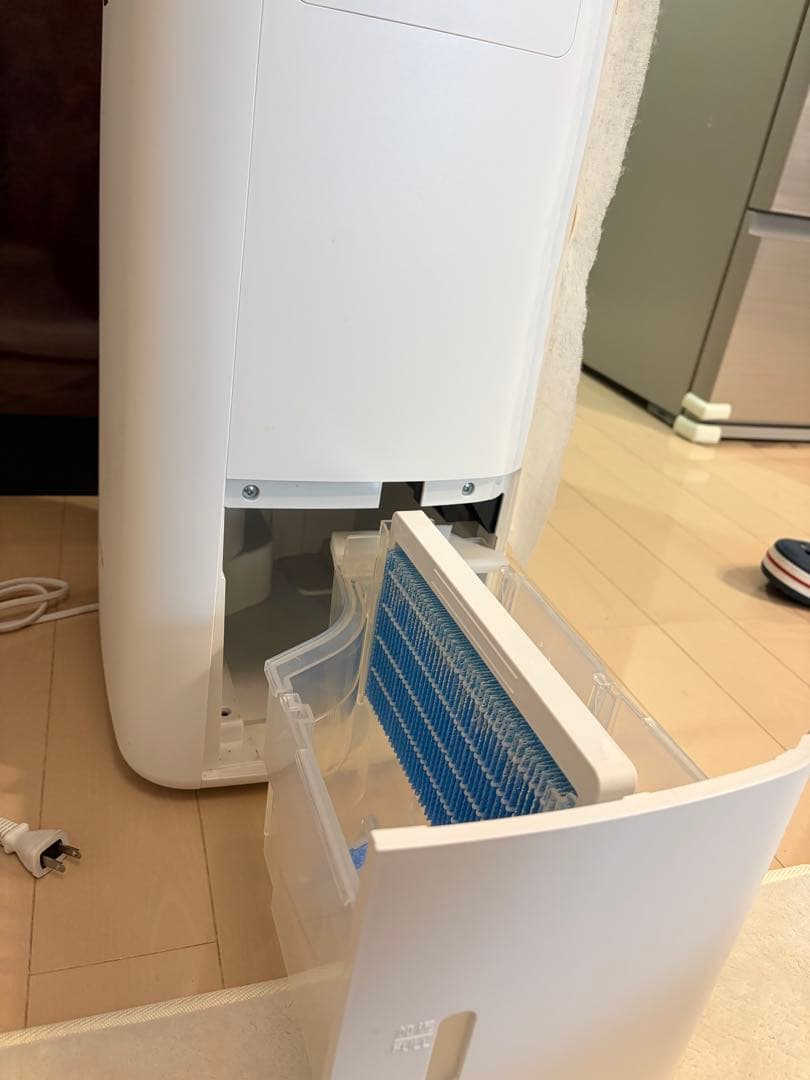 シャープ　除加湿空気清浄機　KI-PD50-W