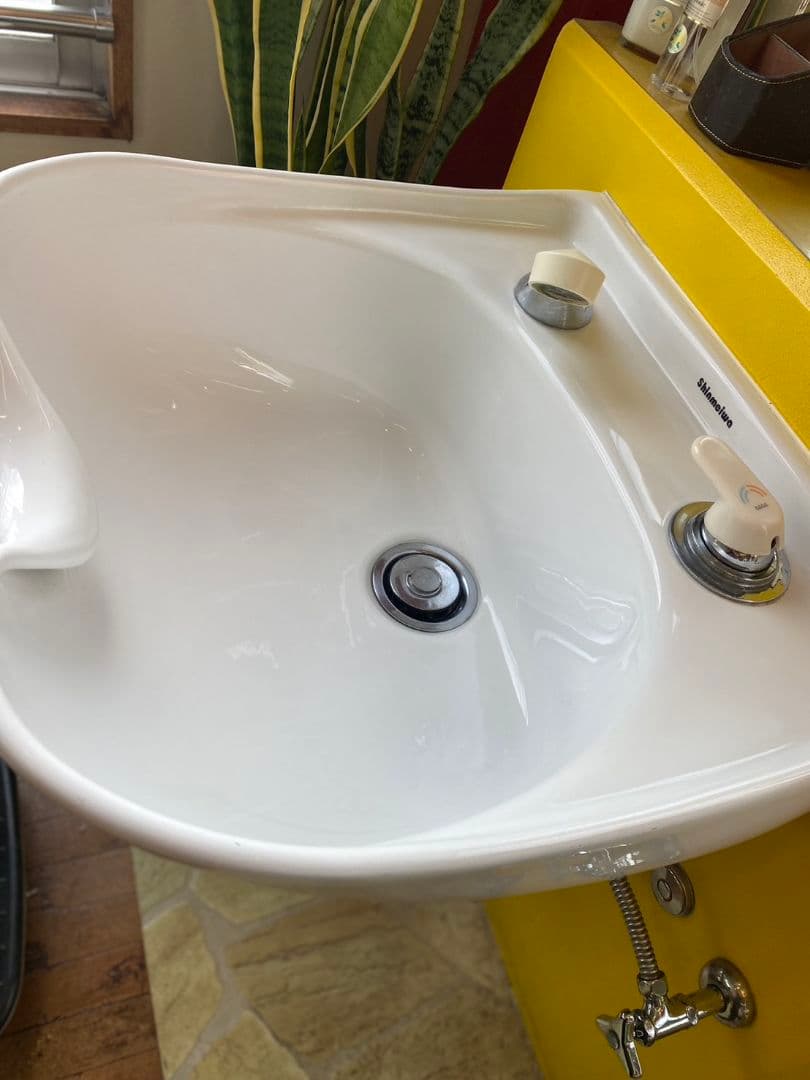 シャンプー台　洗髪台　新明和　マジョリカ　（1台)