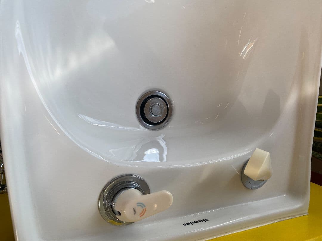 シャンプー台　洗髪台　新明和　マジョリカ　（1台)