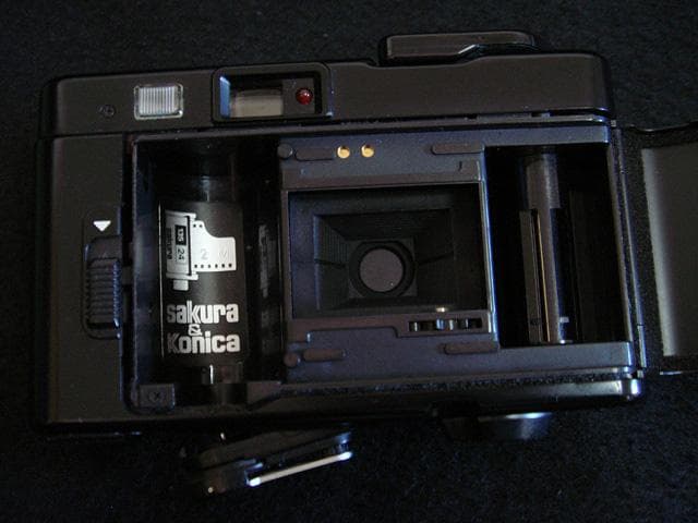 美品 コニカ C35 EF3 白 konica c35 ef3 フィルムカメラ
