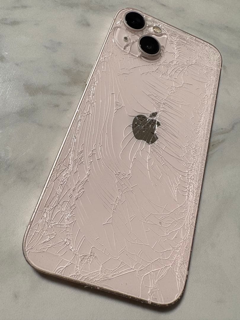 Apple iPhone 13 ピンク 128GB 背面ひび割れ正面液晶に傷あり