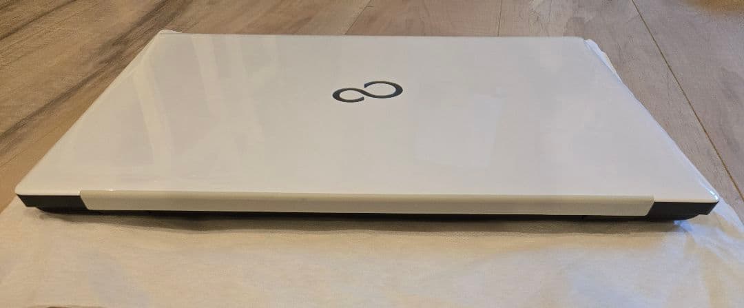 【ほぼ未使用品】富士通 LIFEBOOK AH480/H プレミアムホワイト