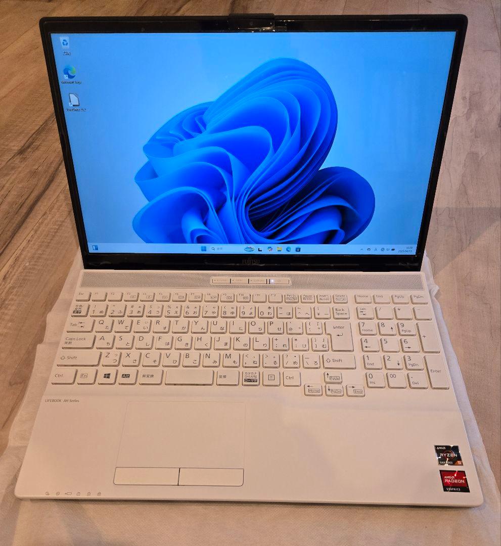 【ほぼ未使用品】富士通 LIFEBOOK AH480/H プレミアムホワイト
