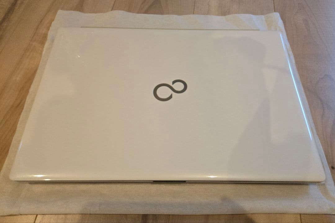 【ほぼ未使用品】富士通 LIFEBOOK AH480/H プレミアムホワイト