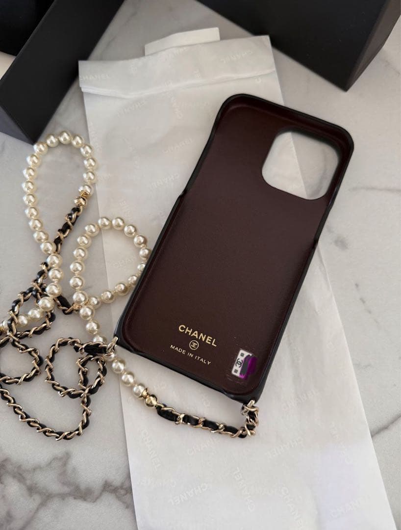 【SALE】CHANEL パールストラップ iPhone14ProMAXケース
