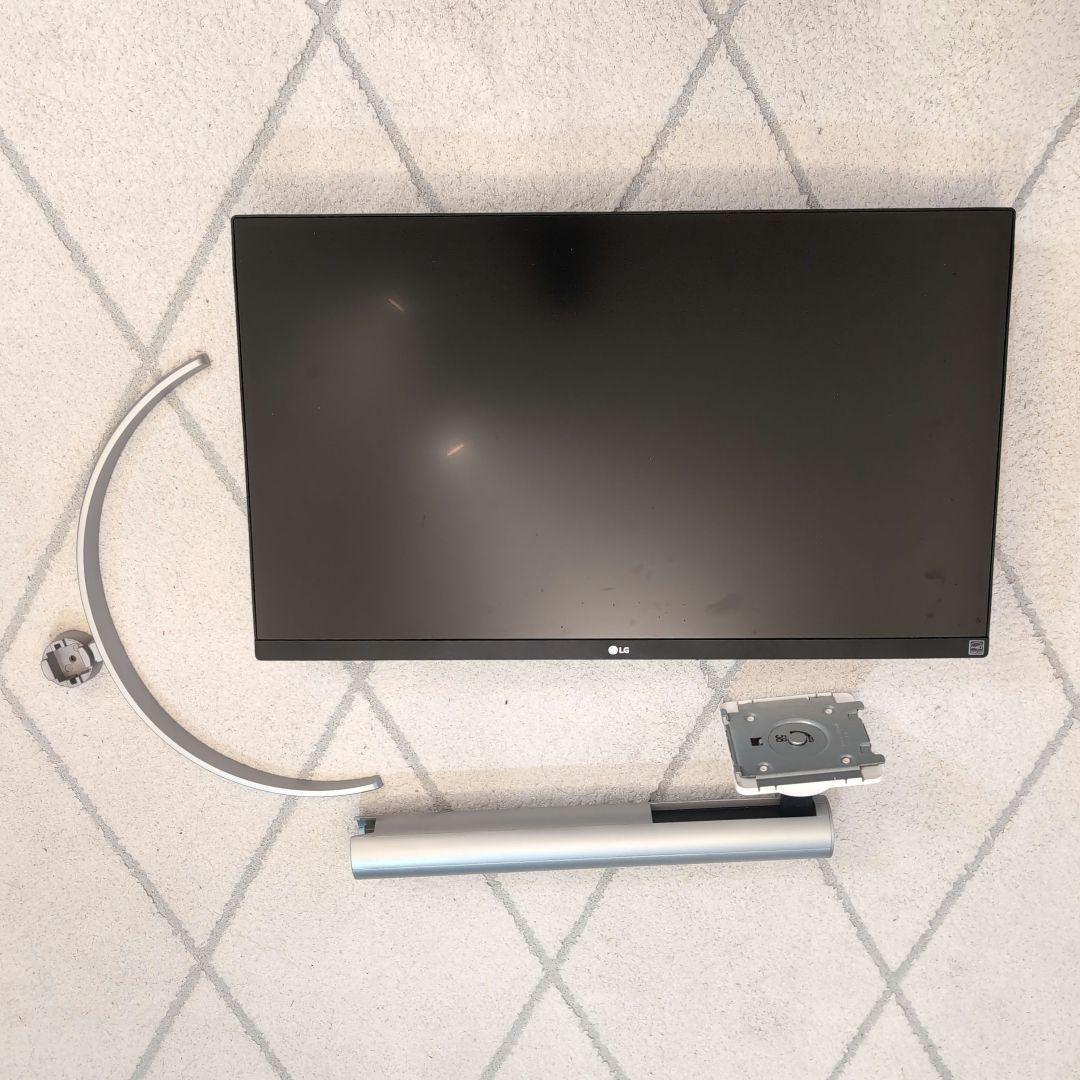 R*)様 LG 27UP850-W 27インチ 4Kモニター 動作品