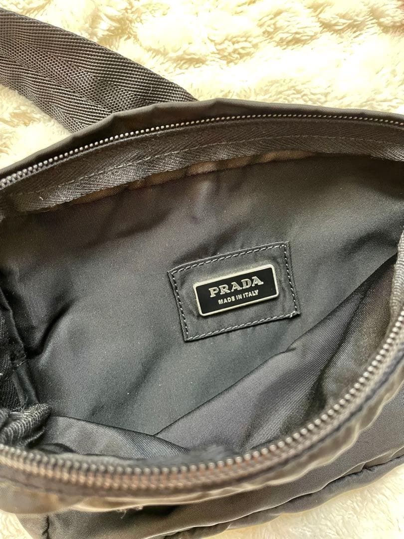 【美品】PRADAプラダ ボディバッグ ウエストポーチ 三角ロゴ ナイロン 黒