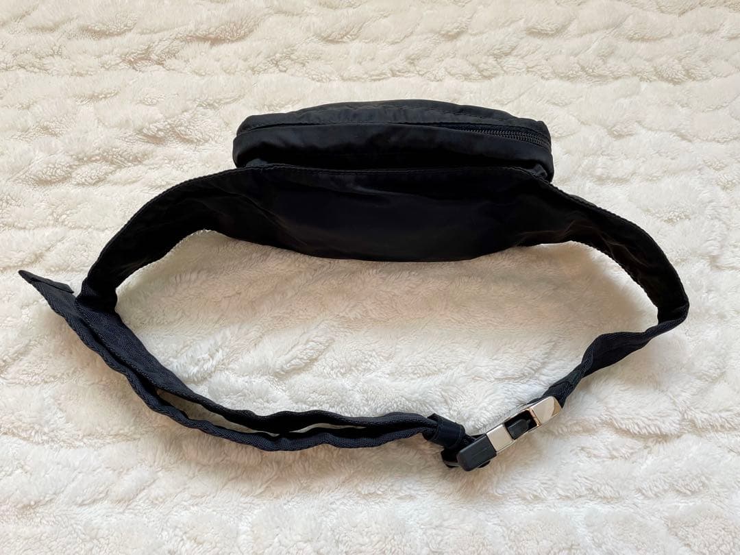 【美品】PRADAプラダ ボディバッグ ウエストポーチ 三角ロゴ ナイロン 黒