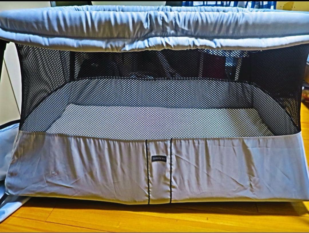 ベビービョルン　ベビーベッド　グレー