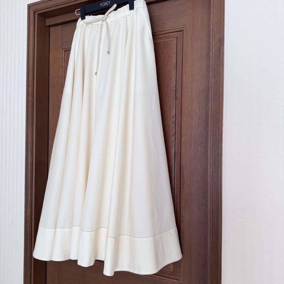 春コーデ2023エブール デニムライクウール　サーキュラースカート ebure