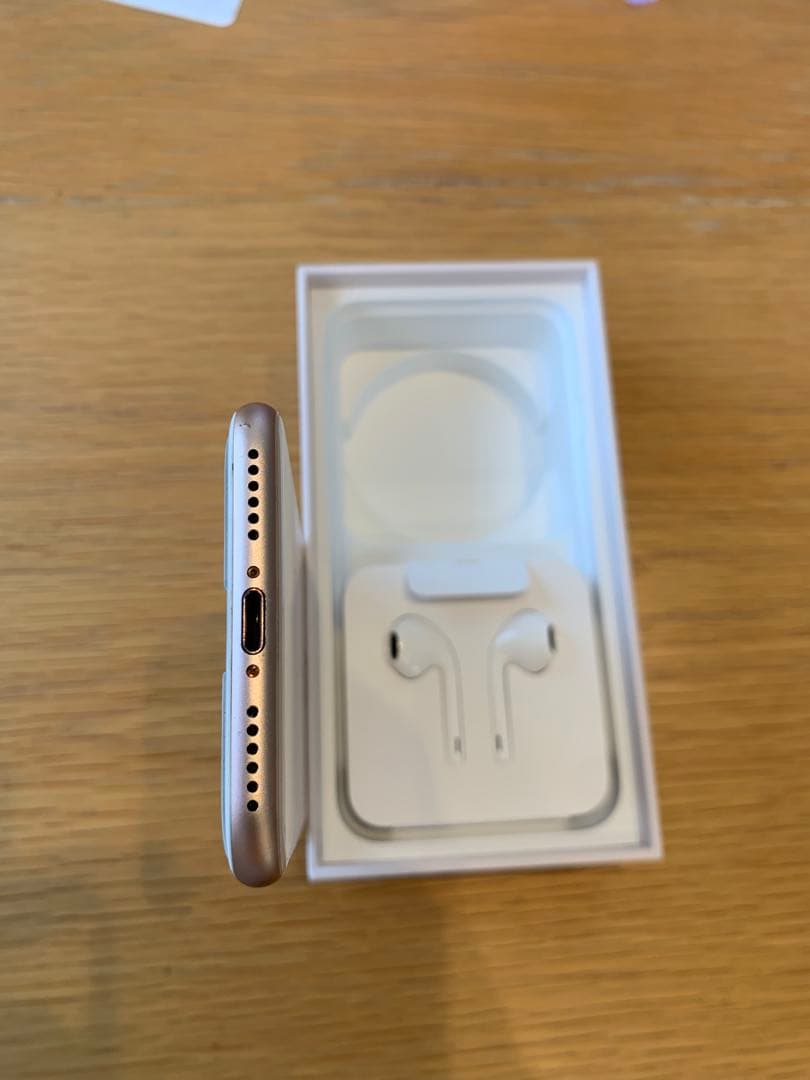 Apple iPhone 8 gold 本体 128GB 箱、イヤホン付き