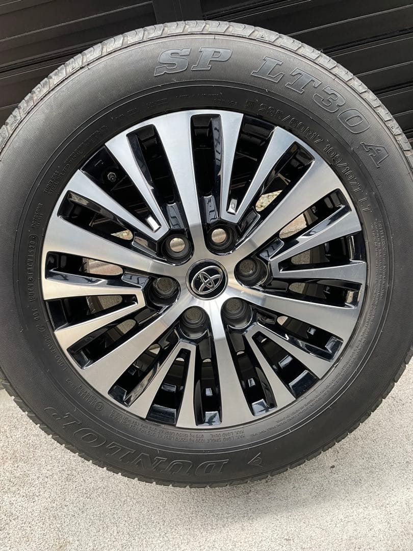 トヨタ　グランエース　純正 17インチ ホイールセット