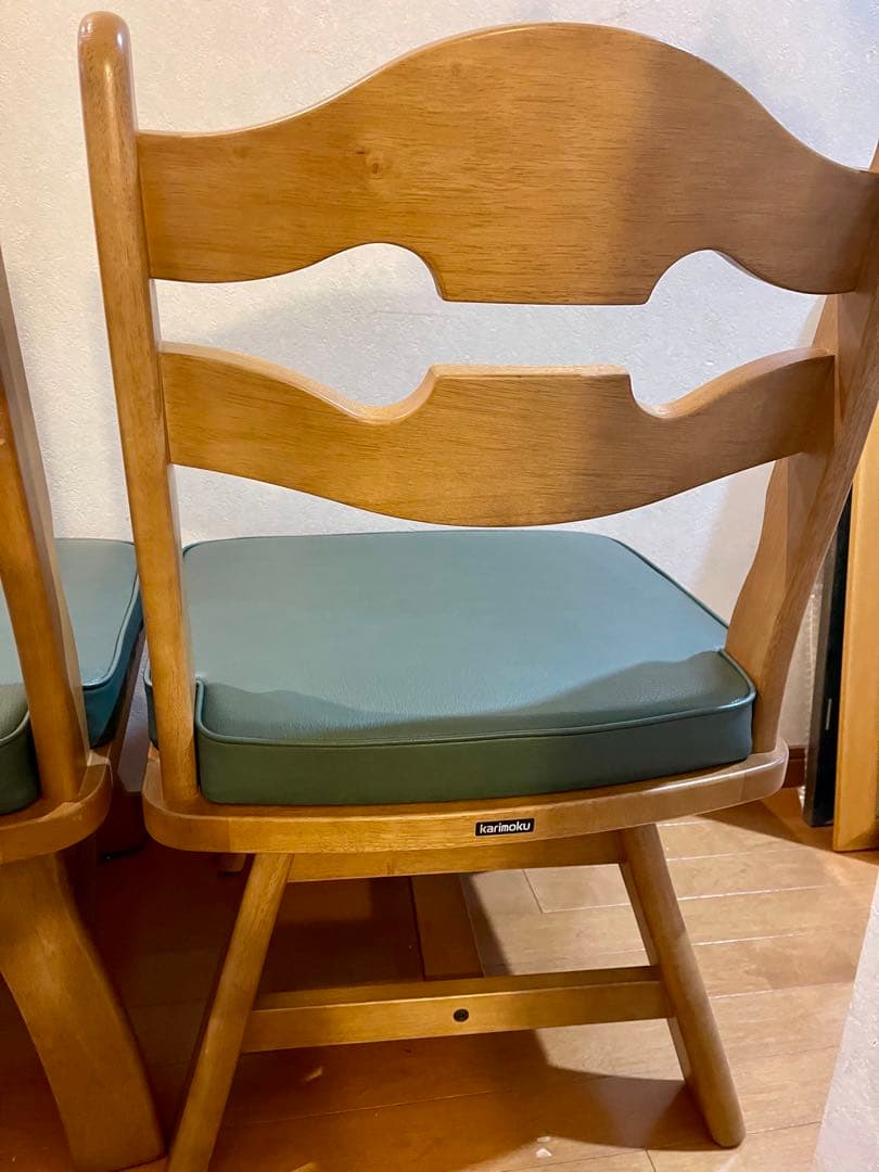 カリモク RUSTIC（ルスティック）シリーズ 回転式ダイニングチェア 2脚