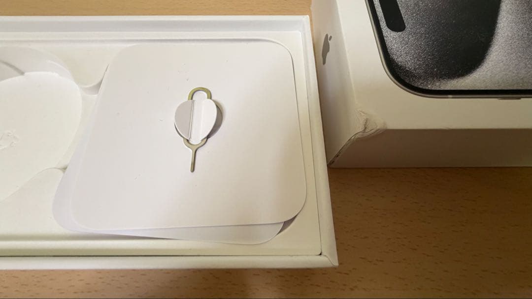 k*o様 iPhone 15 Pro ホワイトチタニウム 256GB SIMフリ