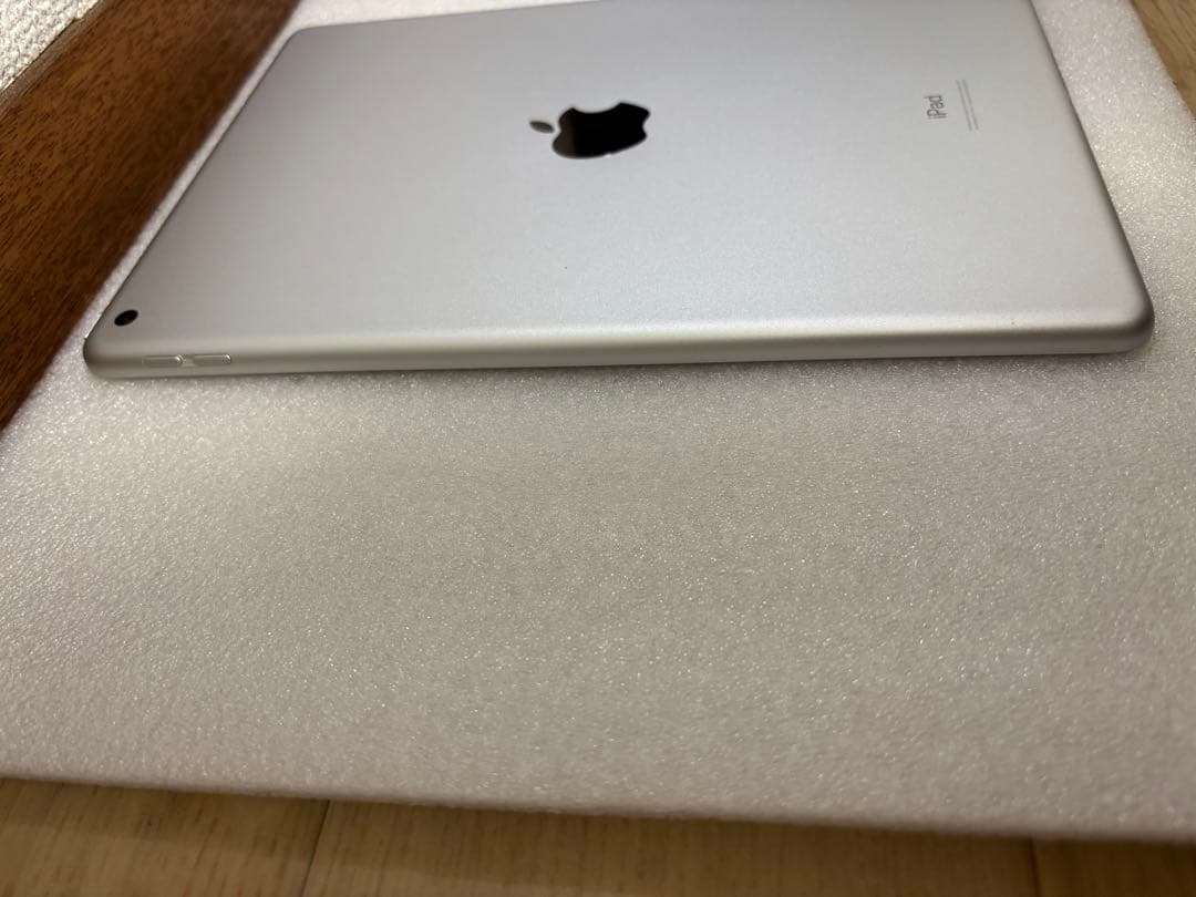 iPad本体 iPad 7 32GB Wifi