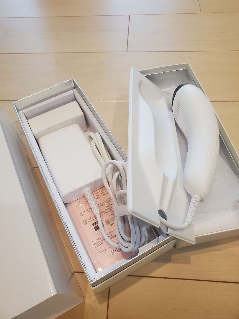 ReFa 脱毛器 ホワイト 本体とアダプター