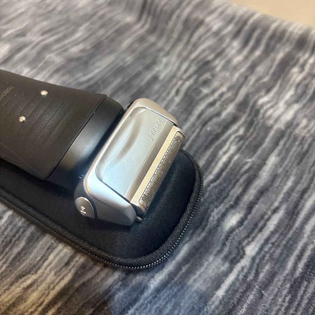 【新品未使用品】BRAUN Series 7 7880cc シェーバー